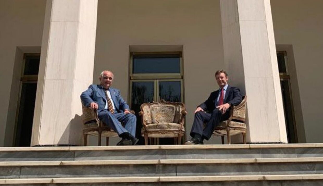 Посла России Джагаряна пригласили в МИД Ирана из-за фото с британским послом