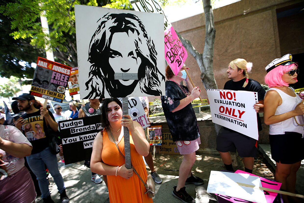 Акция в поддержку Бритни Спирс в Лос-Анджелесе