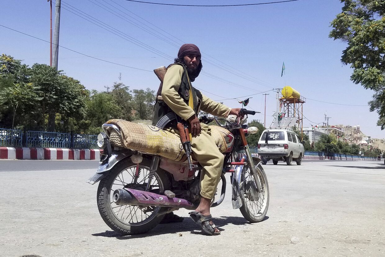 Боевик движения Талибан* в Газни, Афганистан