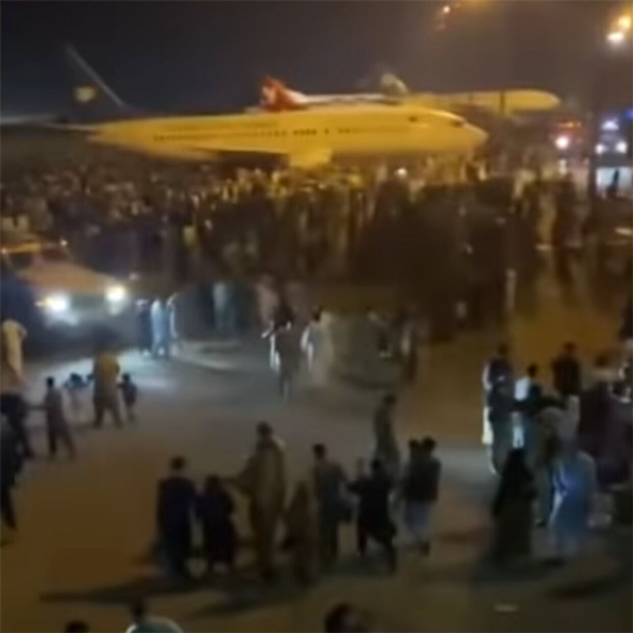 Хаос в аэропорту Кабула