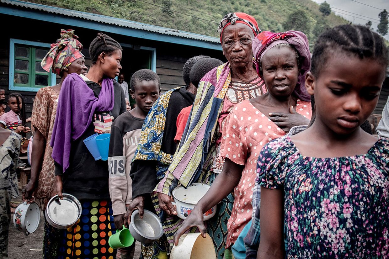 Очередь за продуктами питания в Саке, Демократическая Республика Конго