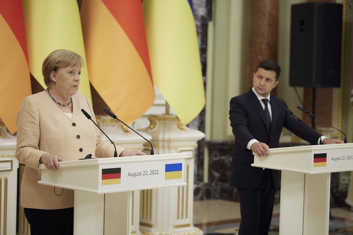 Президент Украины Владимир Зеленский и канцлер Германии Ангела Меркель