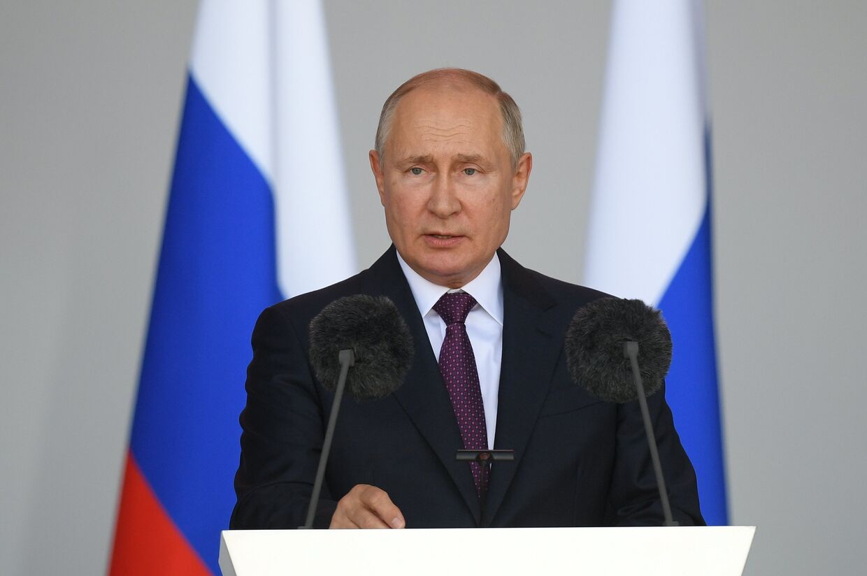 Президент РФ В. Путин на открытии форума Армия-2021