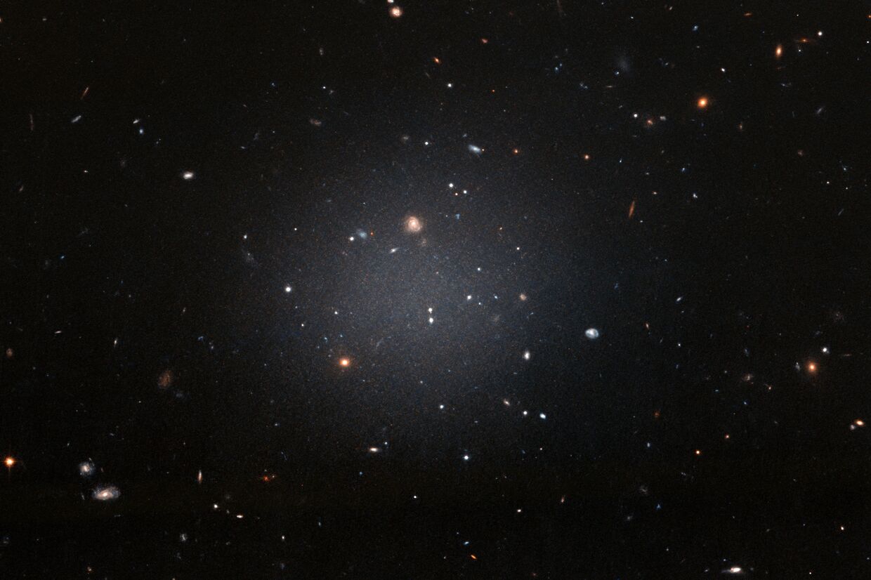 Наблюдения NGC 1052-DF2 показали необычно малое содержание тёмной материи