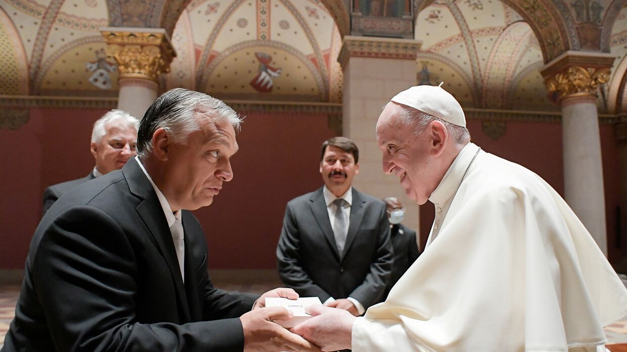 Папа Римский Франциск и премьер-министр Венгрии Виктор Орбан в Будапеште, Венгрия