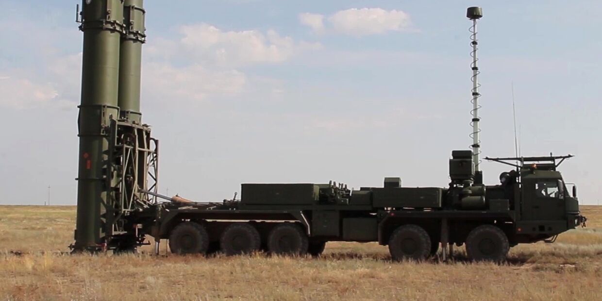 Новейшая ЗРС С-500 провела испытательные стрельбы на полигоне Капустин Яр