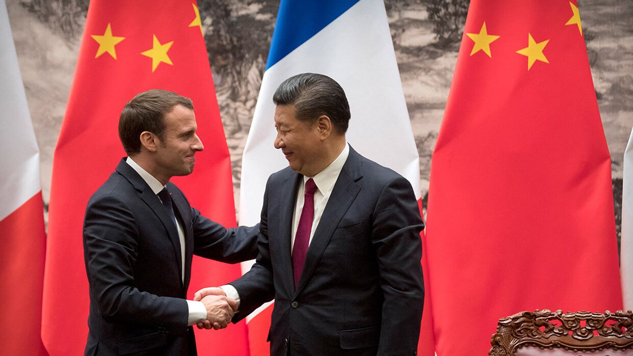 Председатель КНР Си Цзиньпин и президент Франции Эммануэль Макрон