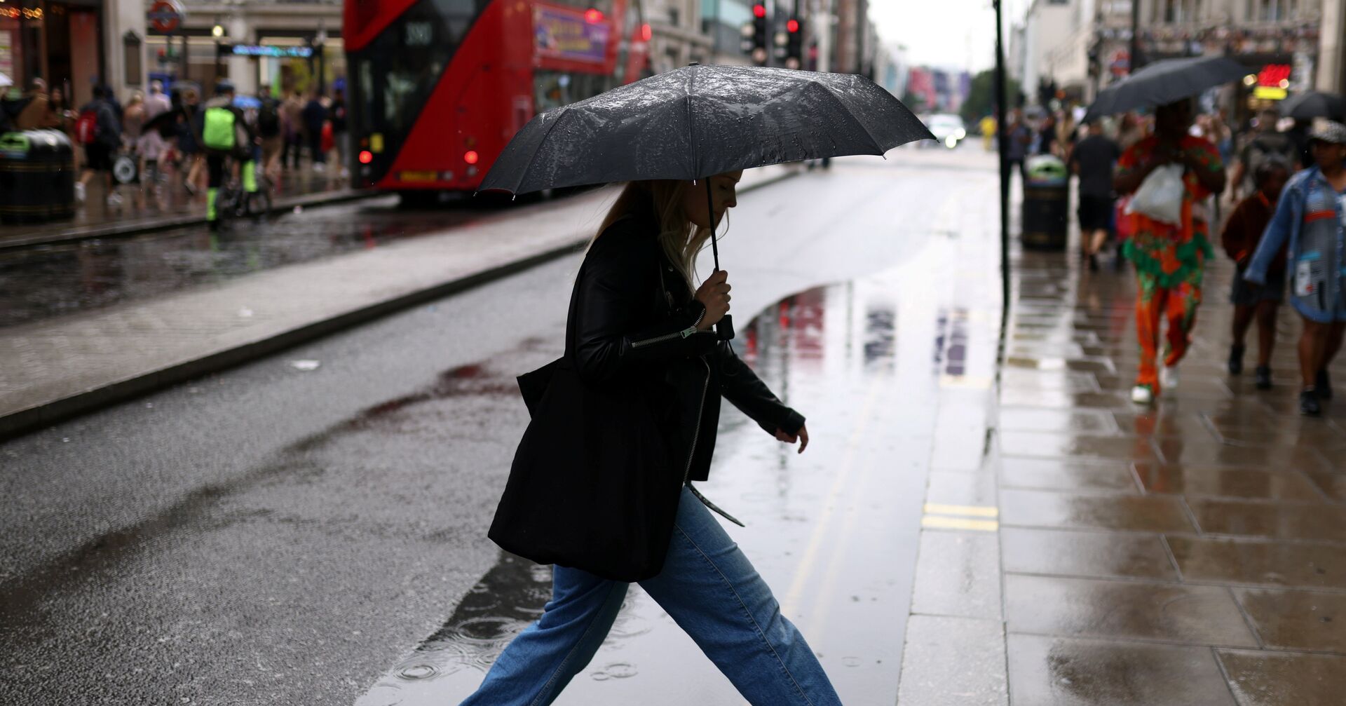 Дождливая погода в Лондоне - ИноСМИ, 1920, 04.10.2021