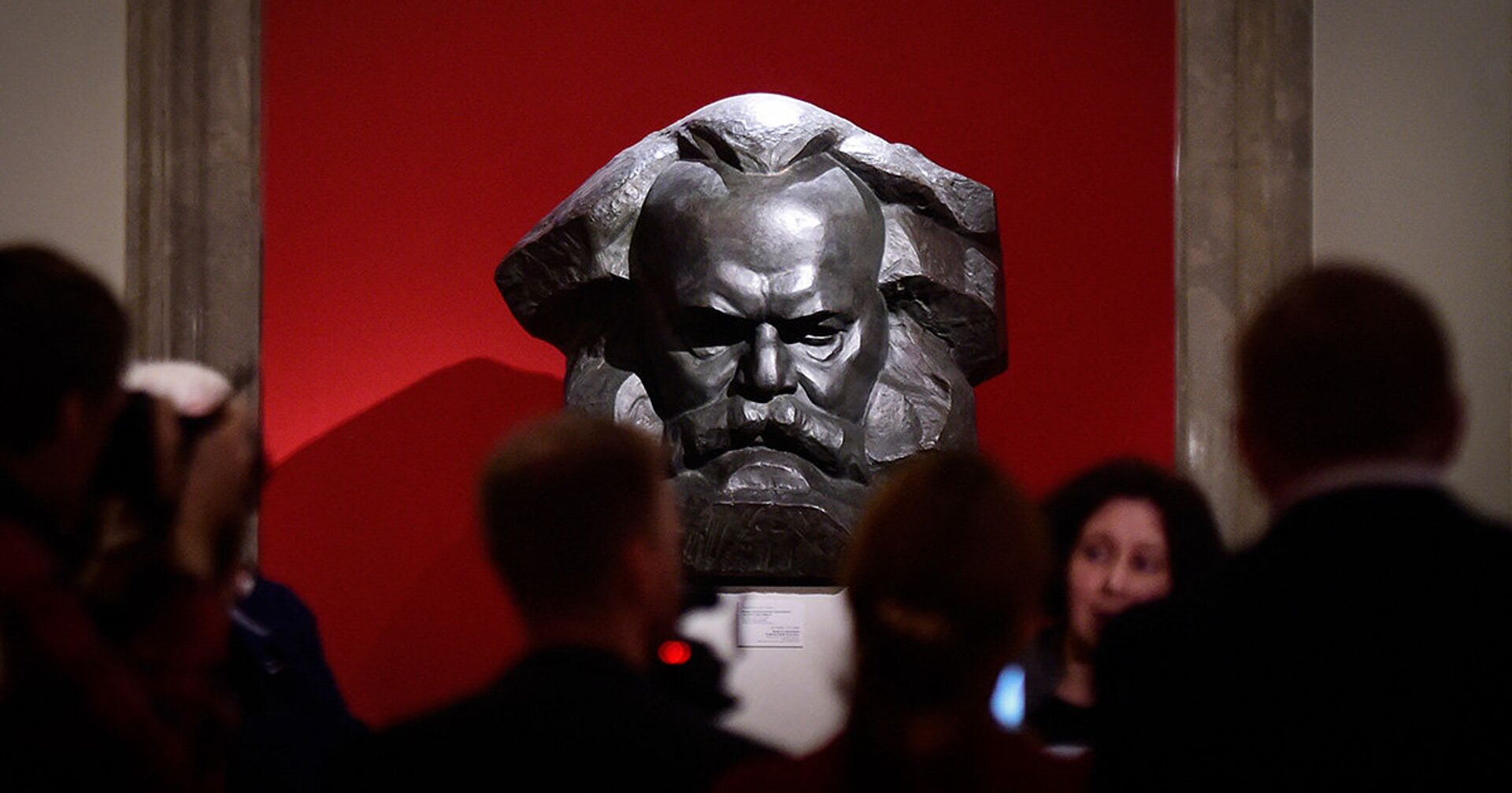 Посетители выставки Карл Маркс навсегда - ИноСМИ, 1920, 07.10.2021