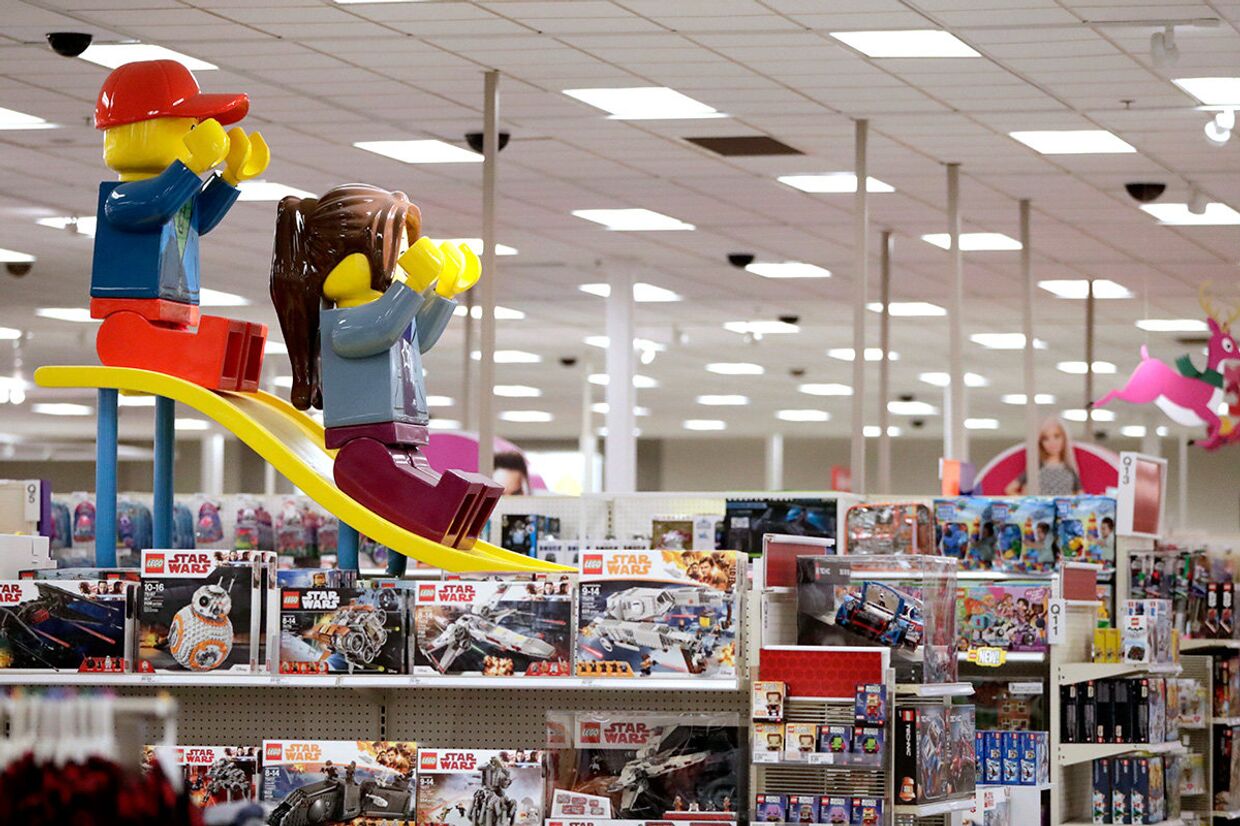 Детские игрушки в магазине Target в Бриджуотер, Нью-Джерси, США