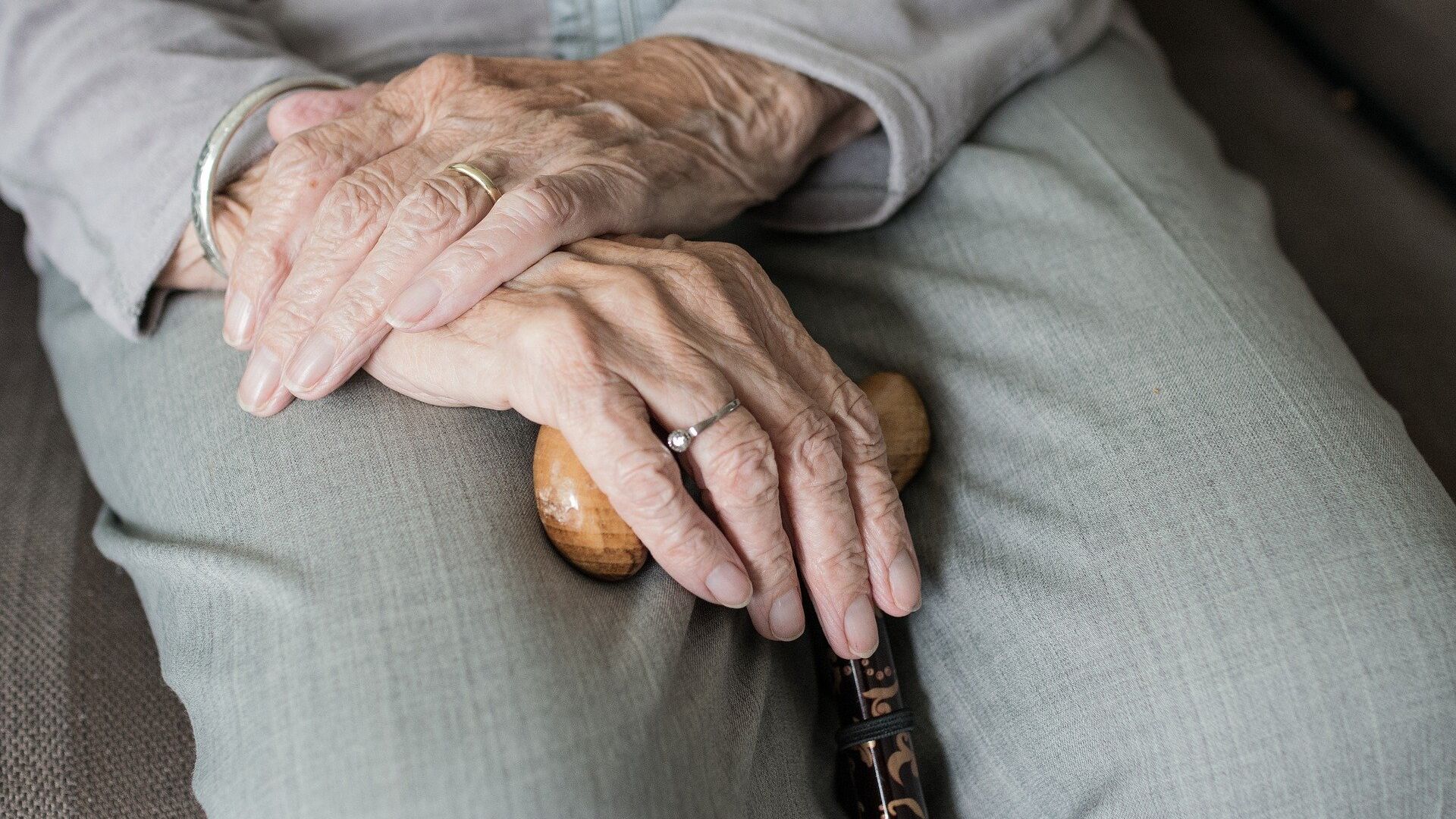 Руки пожилой женщины - ИноСМИ, 1920, 03.09.2022