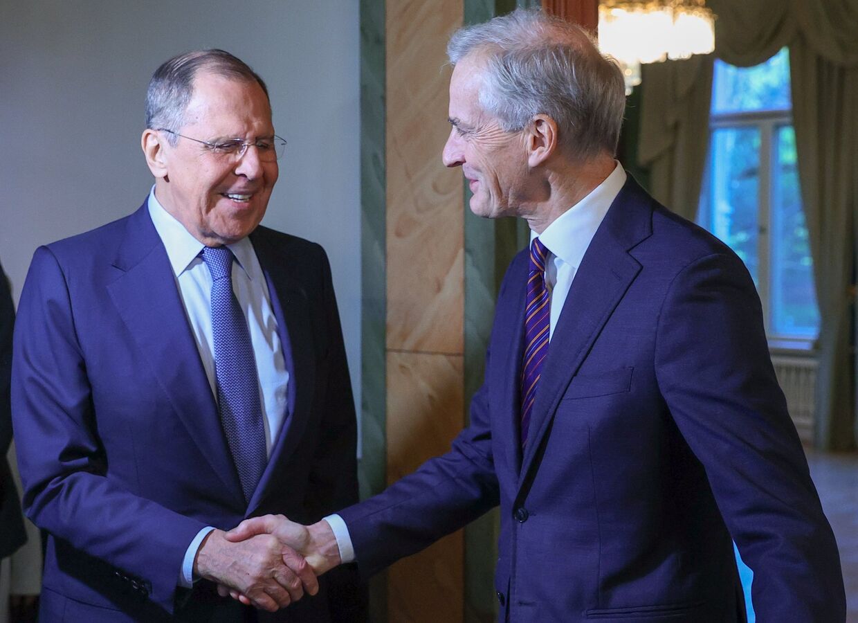 Встреча главы МИД РФ С. Лаврова с премьер-министром Норвегии Й. Стере