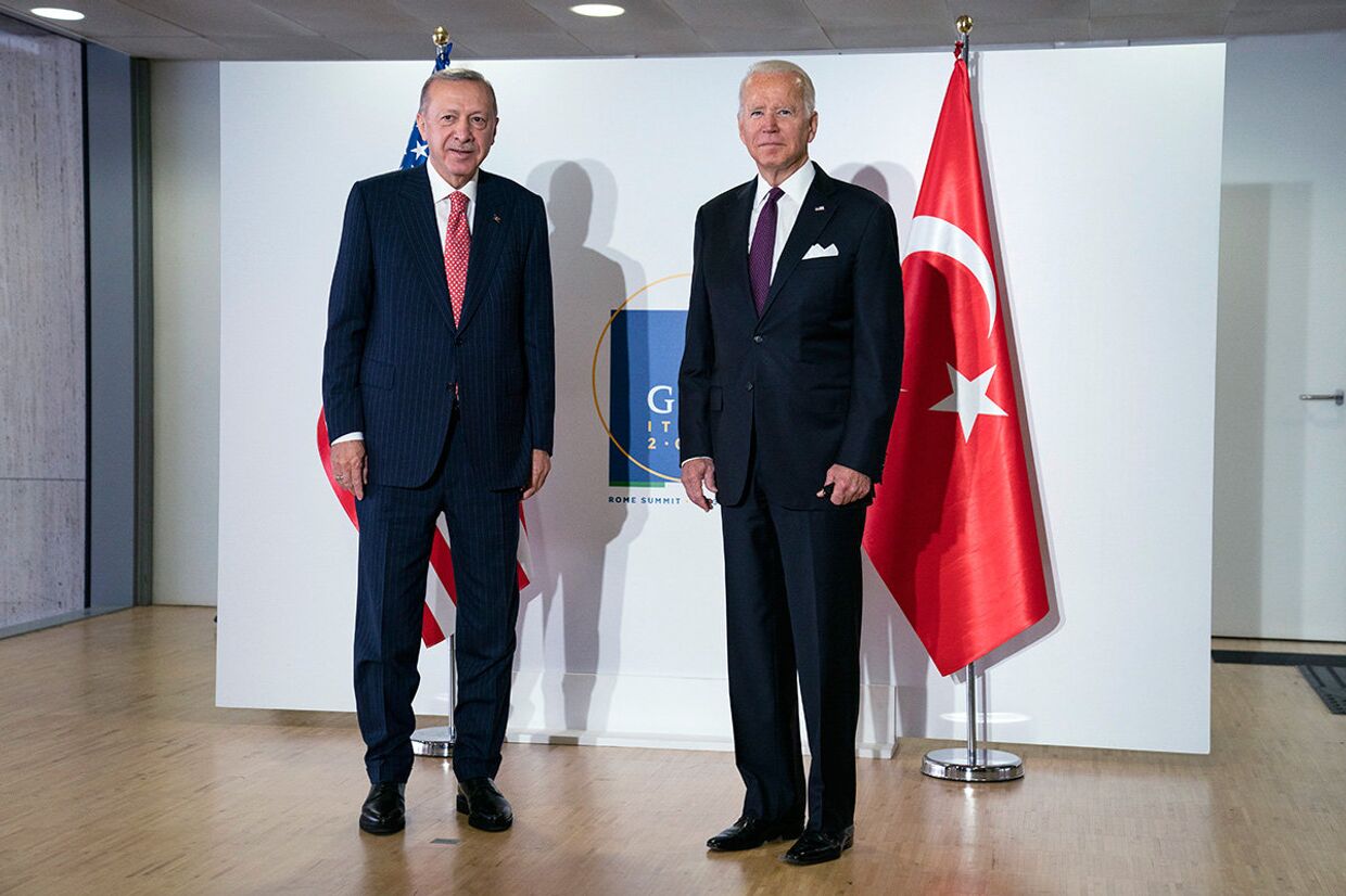 Президент США Джо Байден и президент Турции Реджеп Тайип Эрдоган во время саммита лидеров G20 в Риме