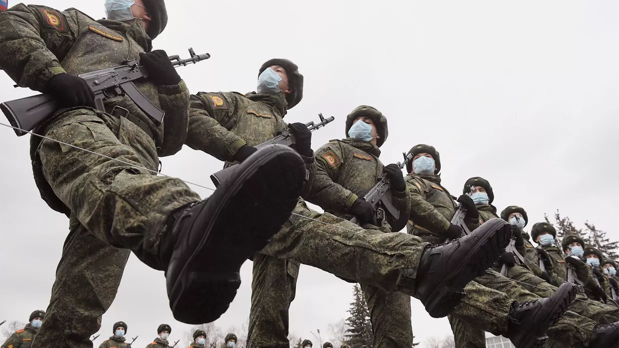 Подготовка курсантов к военному параду на Красной площади