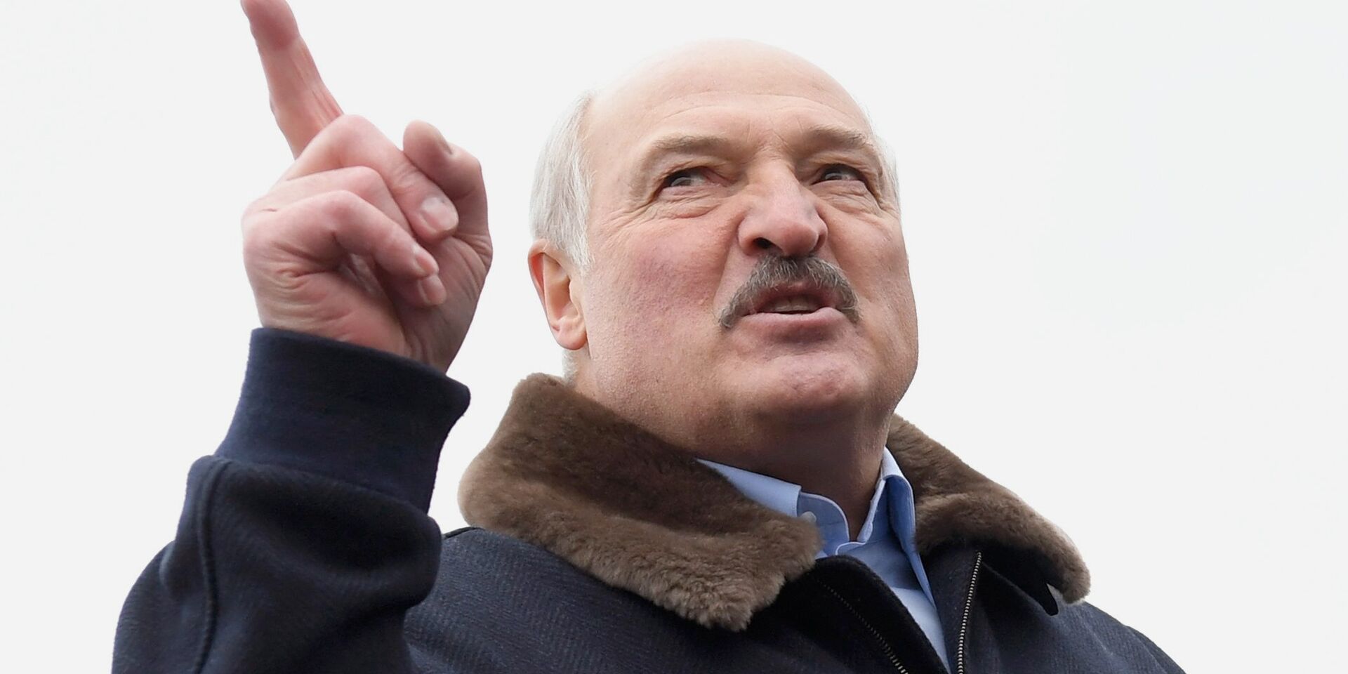 Президент Белоруссии А. Лукашенко посетил лагерь мигрантов на границе - ИноСМИ, 1920, 11.12.2021