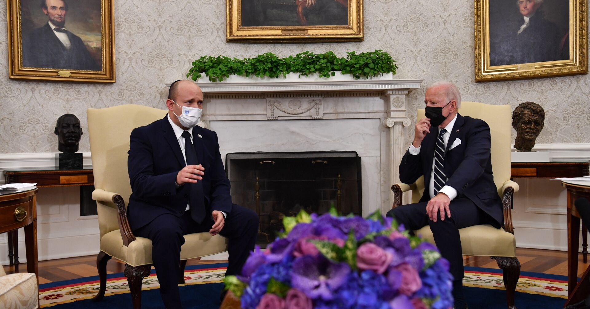 Президент США Джо Байден и с премьер-министр Израиля Нафтали Беннетт - ИноСМИ, 1920, 27.11.2021