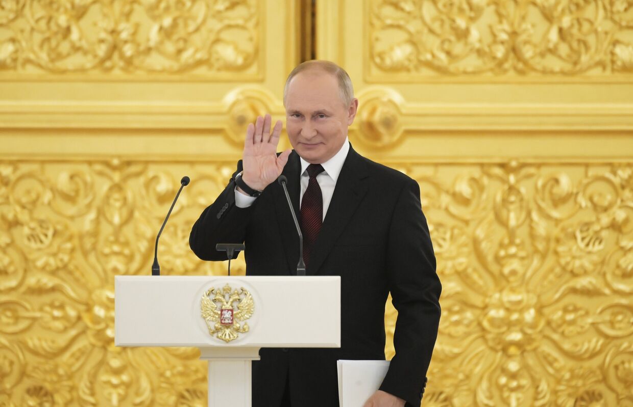 Президент РФ В. Путин принял верительные грамоты у вновь прибывших послов иностранных государств Президент РФ В. Путин принял верительные грамоты у вновь прибывших послов иностранных государств