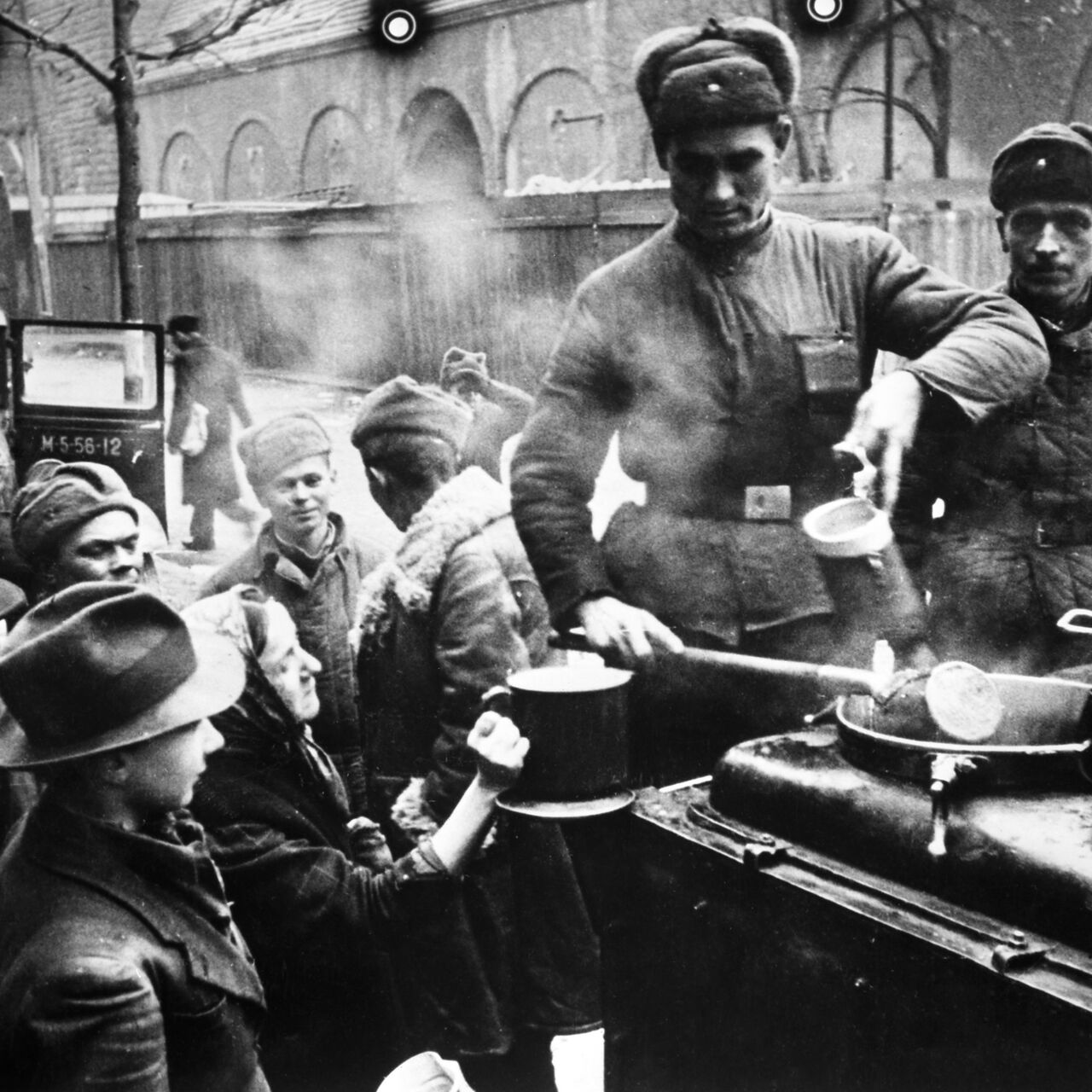 Журналист Витольд Шабловский: после войны в голове у Сталина что-то  переключилось, и он стал чревоугодником