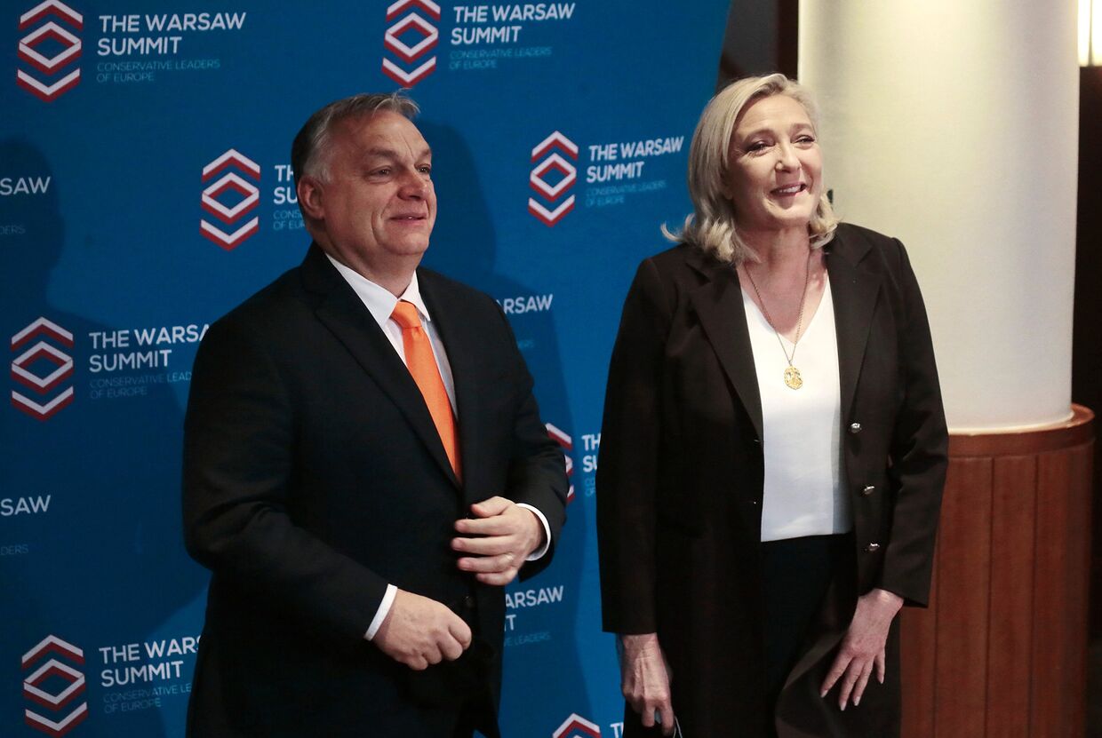 Лидер французской партии Национальное объединение Марин Ле Пен и премьер-министр Венгрии Виктор Орбан