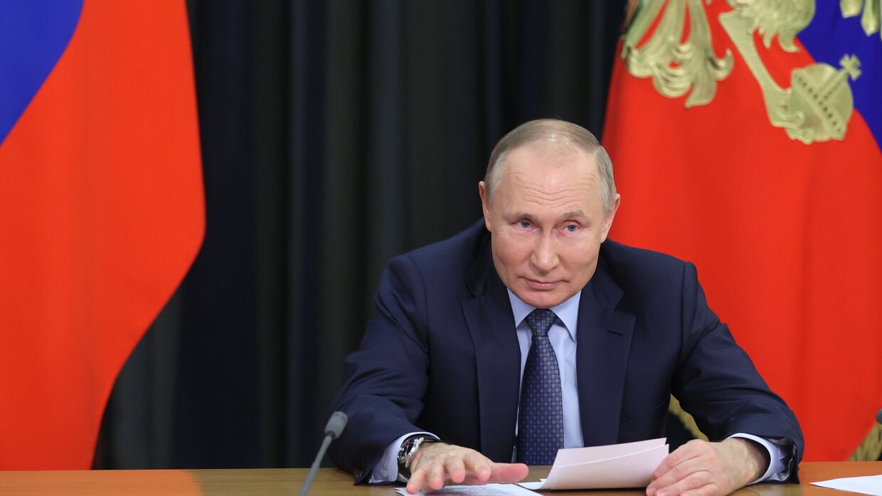 Президент РФ В. Путин в режиме видеоконференции провел совещание 
