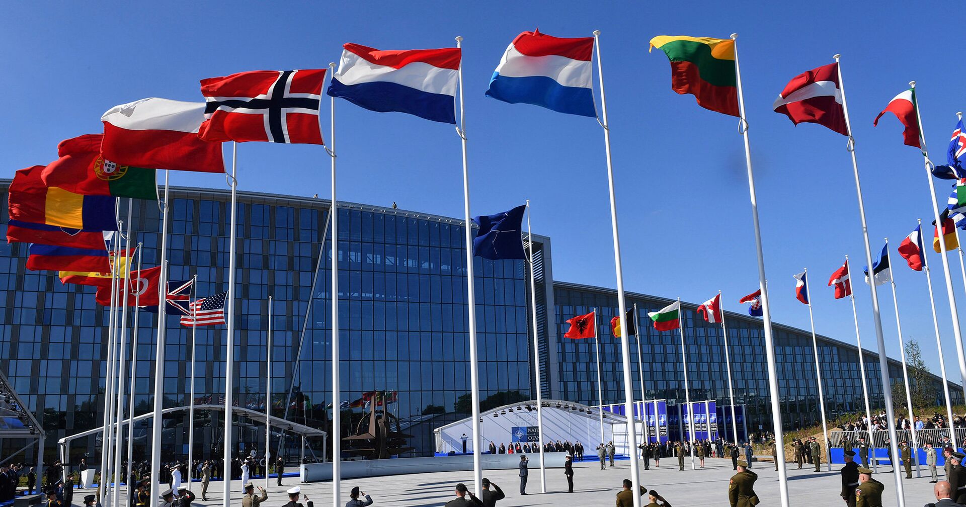 Флаги стран-членов НАТО во время саммита НАТО в Брюсселе - ИноСМИ, 1920, 08.12.2021