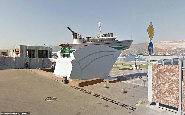 Советские монументы и уличные памятники