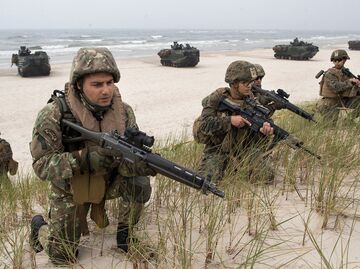Морские пехотинцы США принимают участие в военных учениях на Балтийском море в Литве