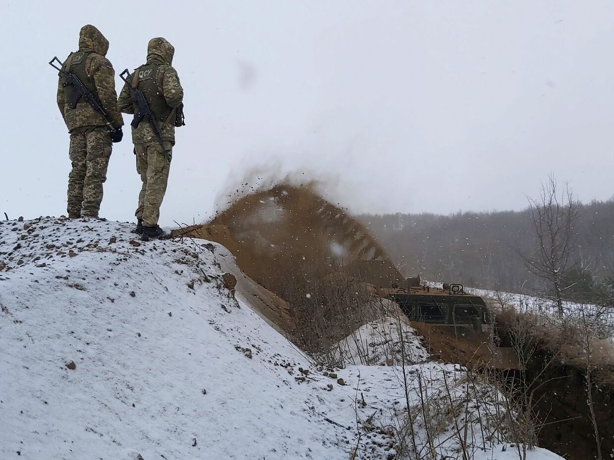 Украинские пограничники недалеко от города Сумы