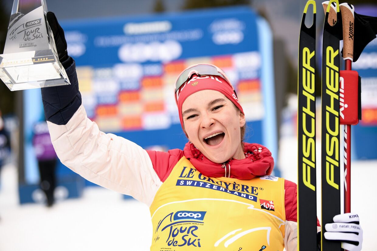 Российская лыжница Наталья Непряева - победитель Тур де Ски