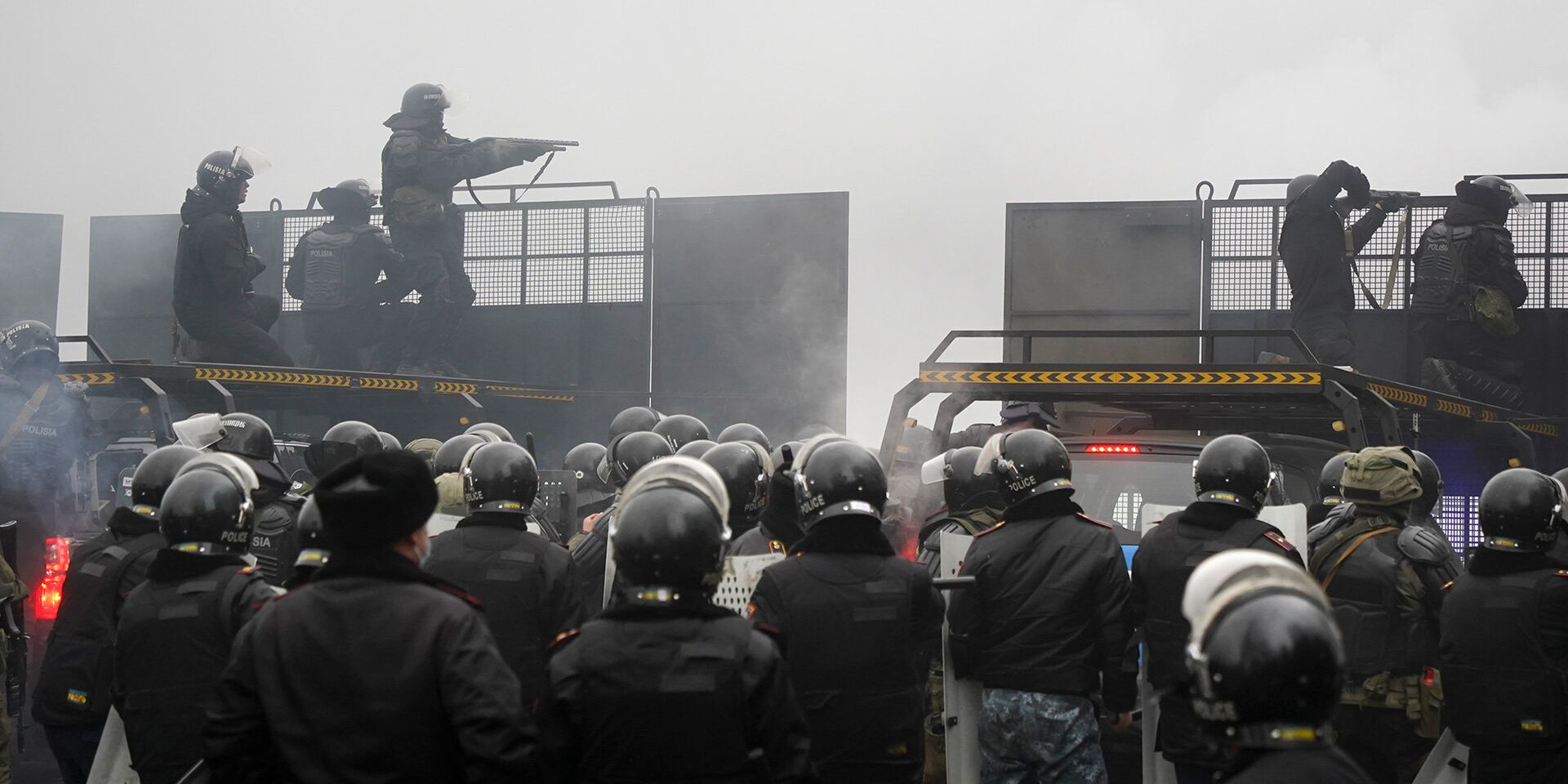 Полиция во время беспорядков в Алма-Аты, Казахстан - ИноСМИ, 1920, 27.02.2023